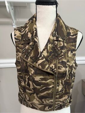 Source Unknown Women’s Camouflage Studded Zip Vest - Green/Brown 313